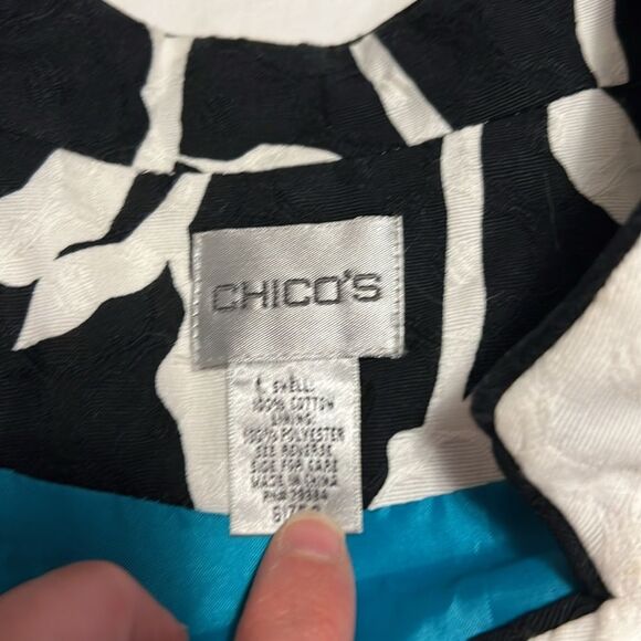 Beautiful Chico Jacket with textured print and 3/4 sleeves. - Picture 6 of 8